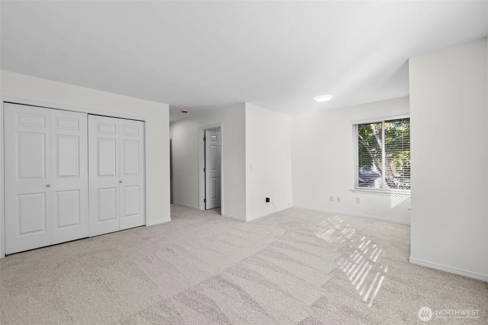 11611 NE 90th Street , Kirkland, WA 98033