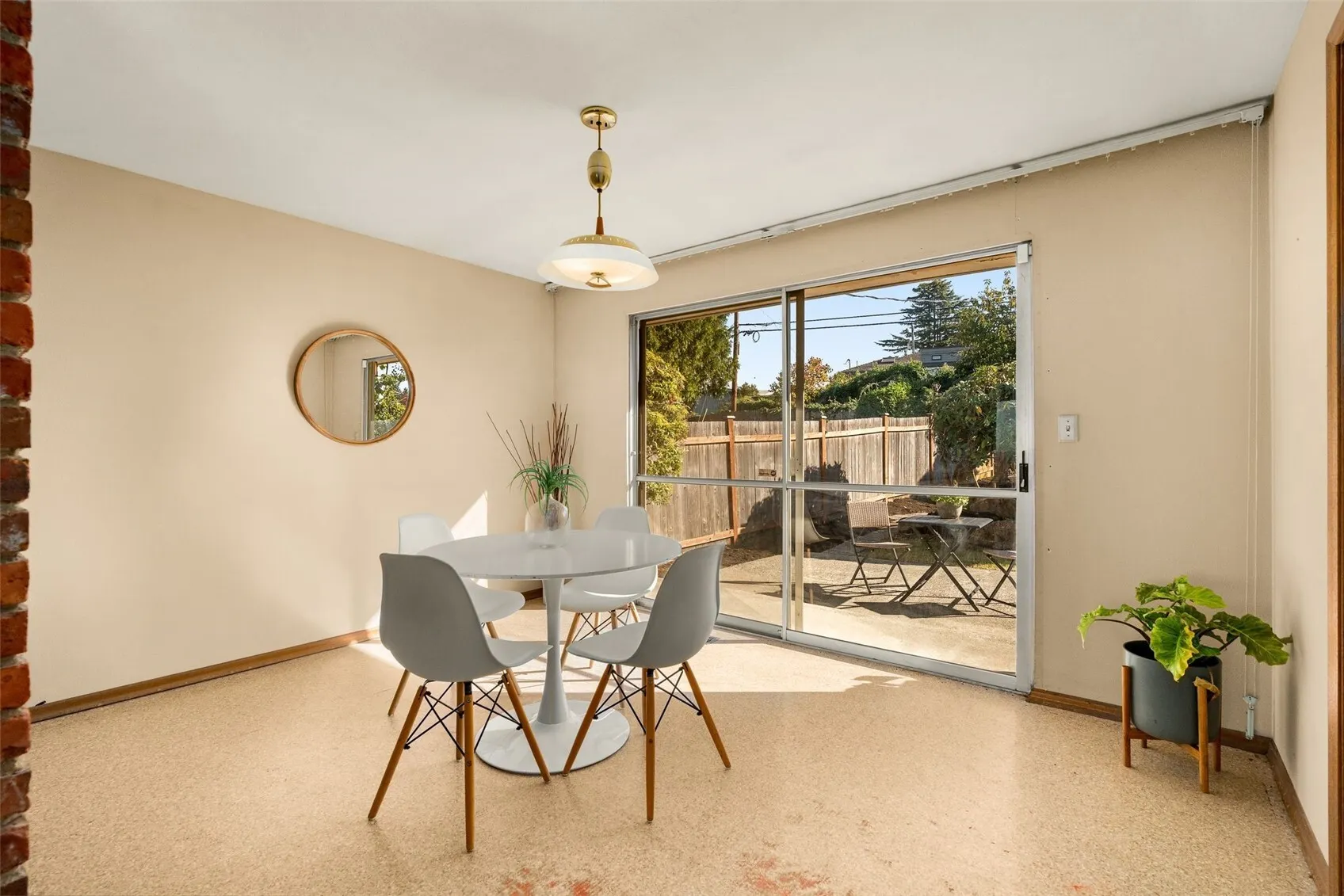 7039 S Lakeridge Drive , Seattle, WA 98178