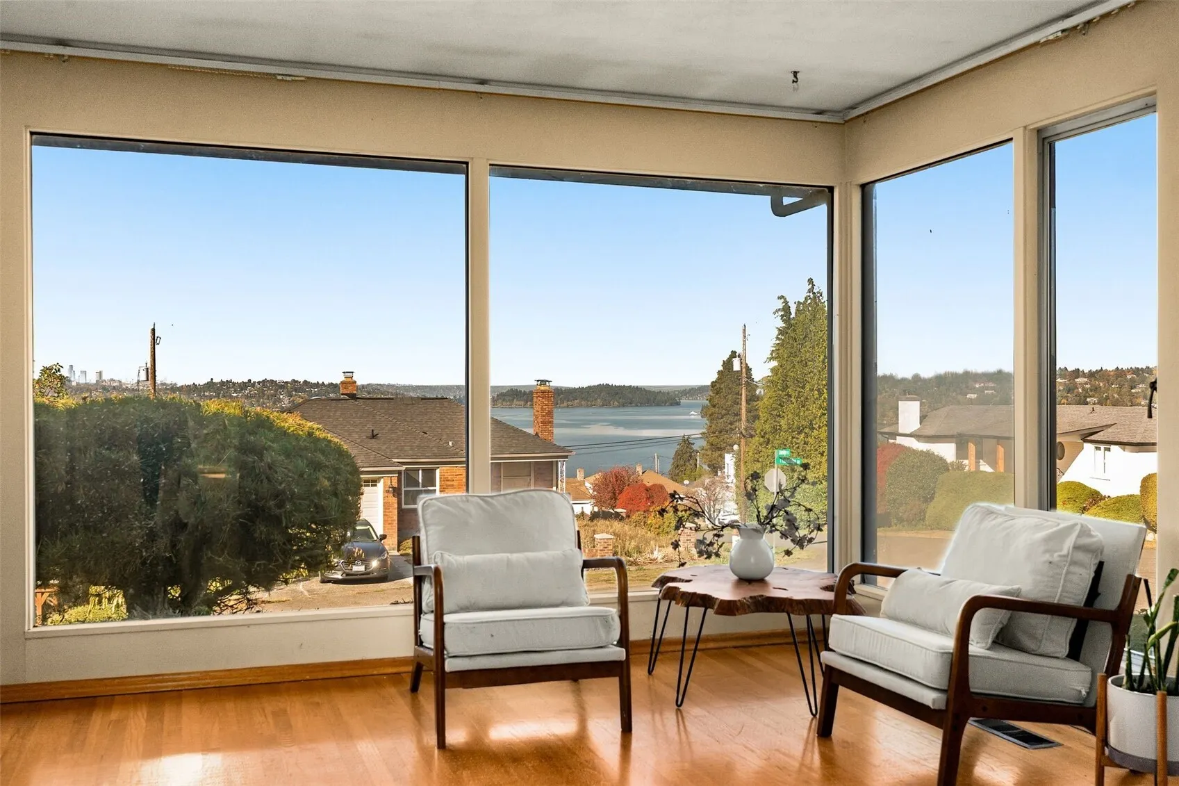 7039 S Lakeridge Drive , Seattle, WA 98178