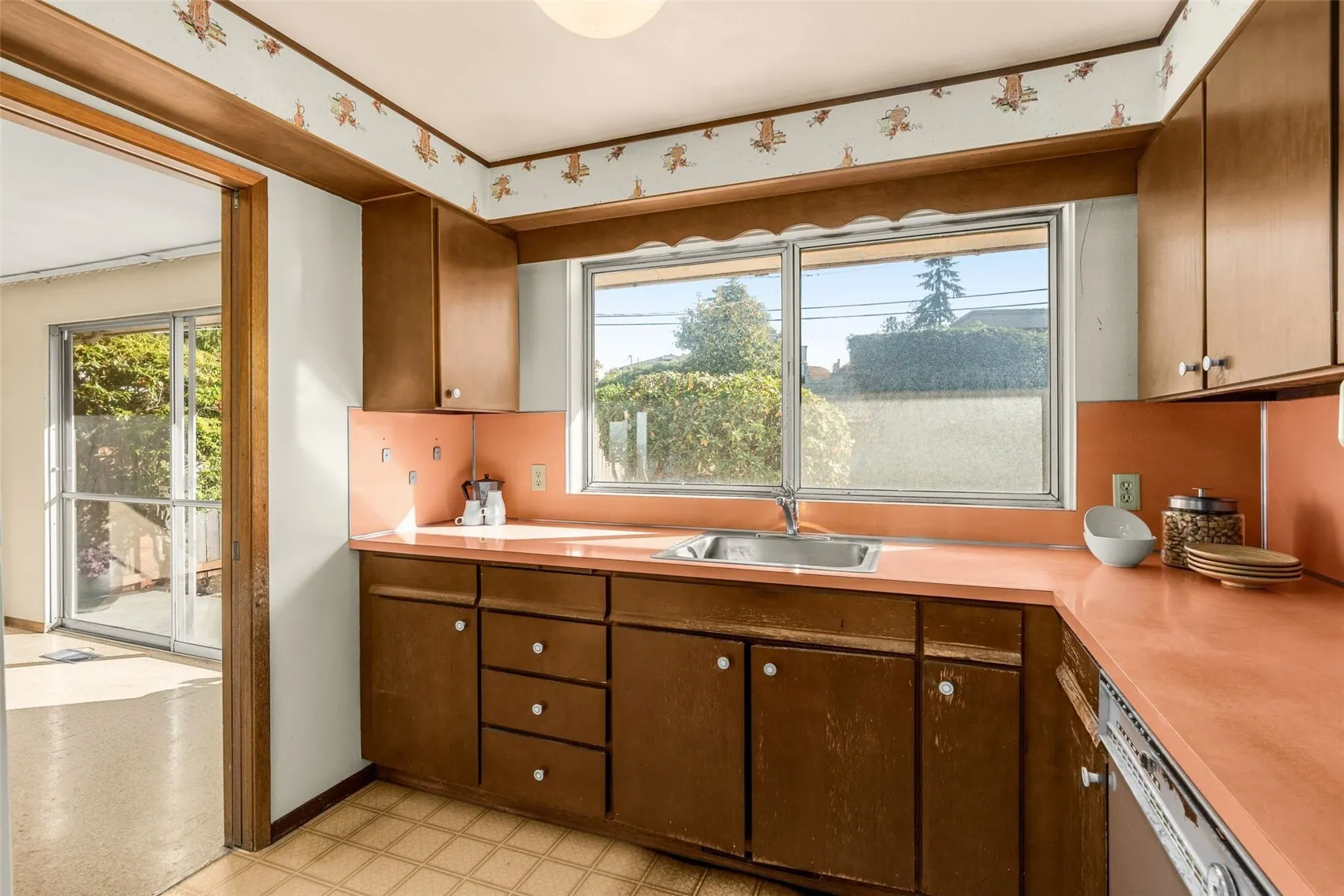 7039 S Lakeridge Drive , Seattle, WA 98178