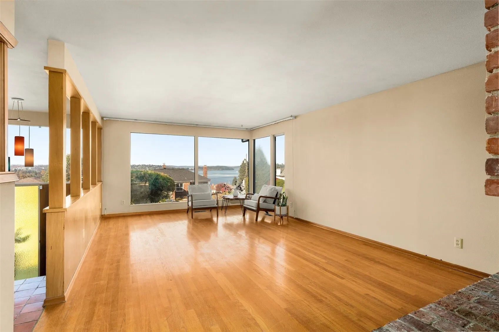 7039 S Lakeridge Drive , Seattle, WA 98178