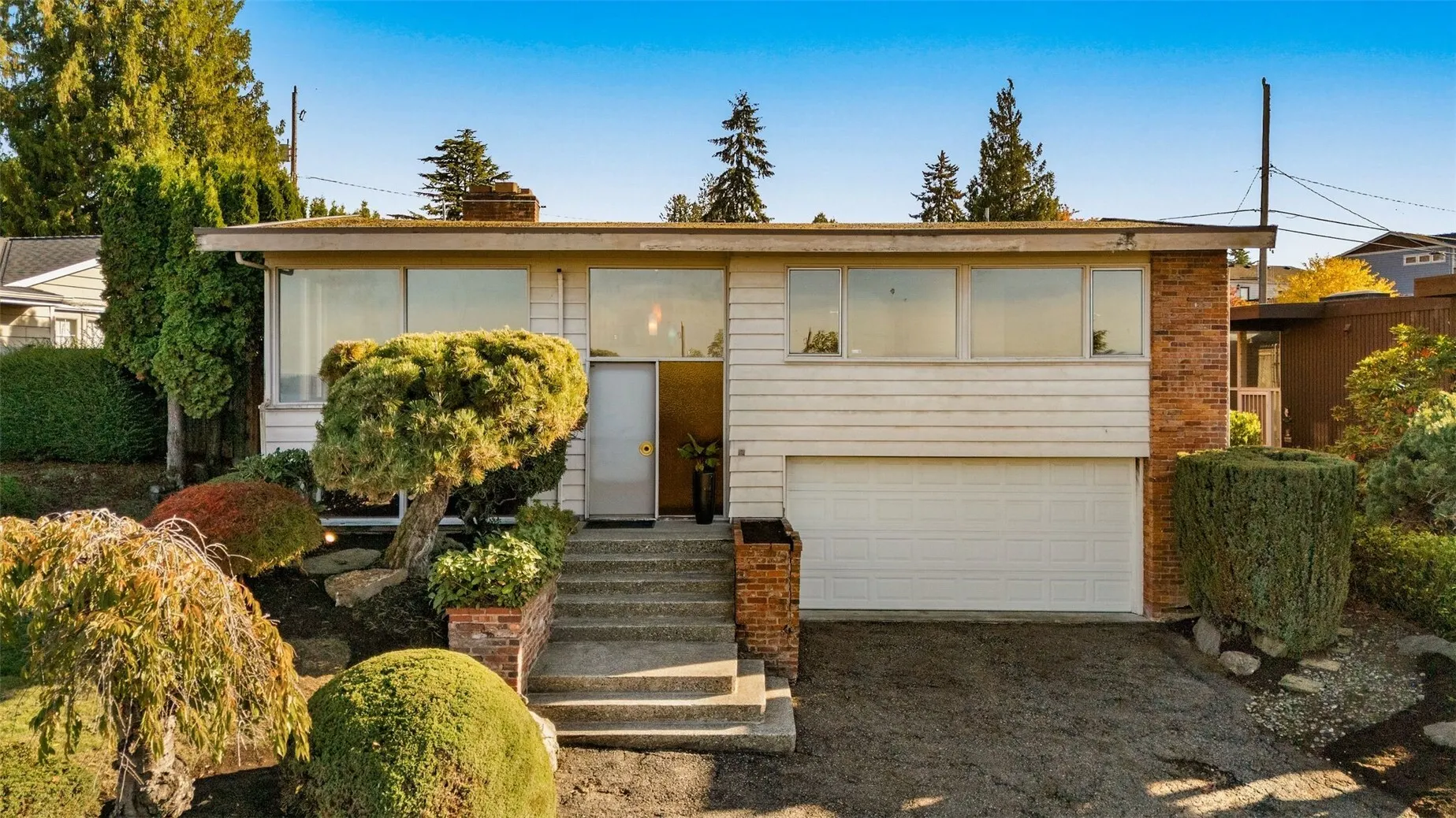 7039 S Lakeridge Drive , Seattle, WA 98178