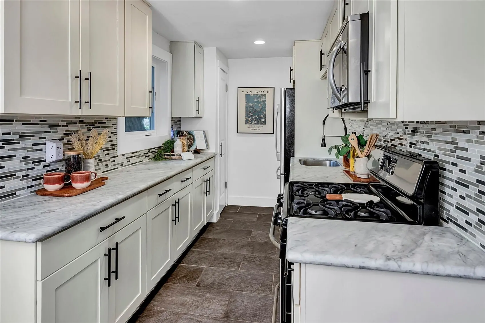 7332 29th Avenue SW, Seattle, WA 98126-3319