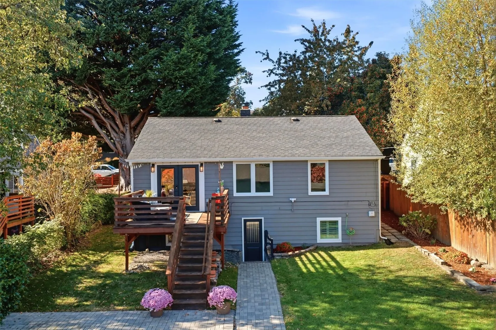 7332 29th Avenue SW, Seattle, WA 98126-3319