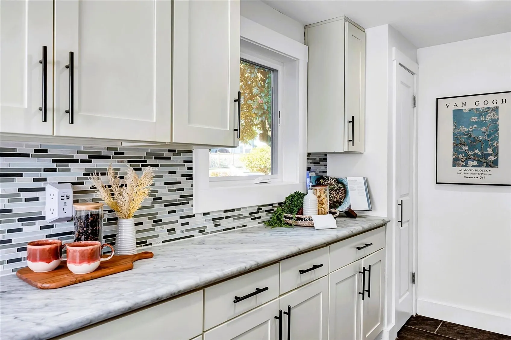 7332 29th Avenue SW, Seattle, WA 98126-3319
