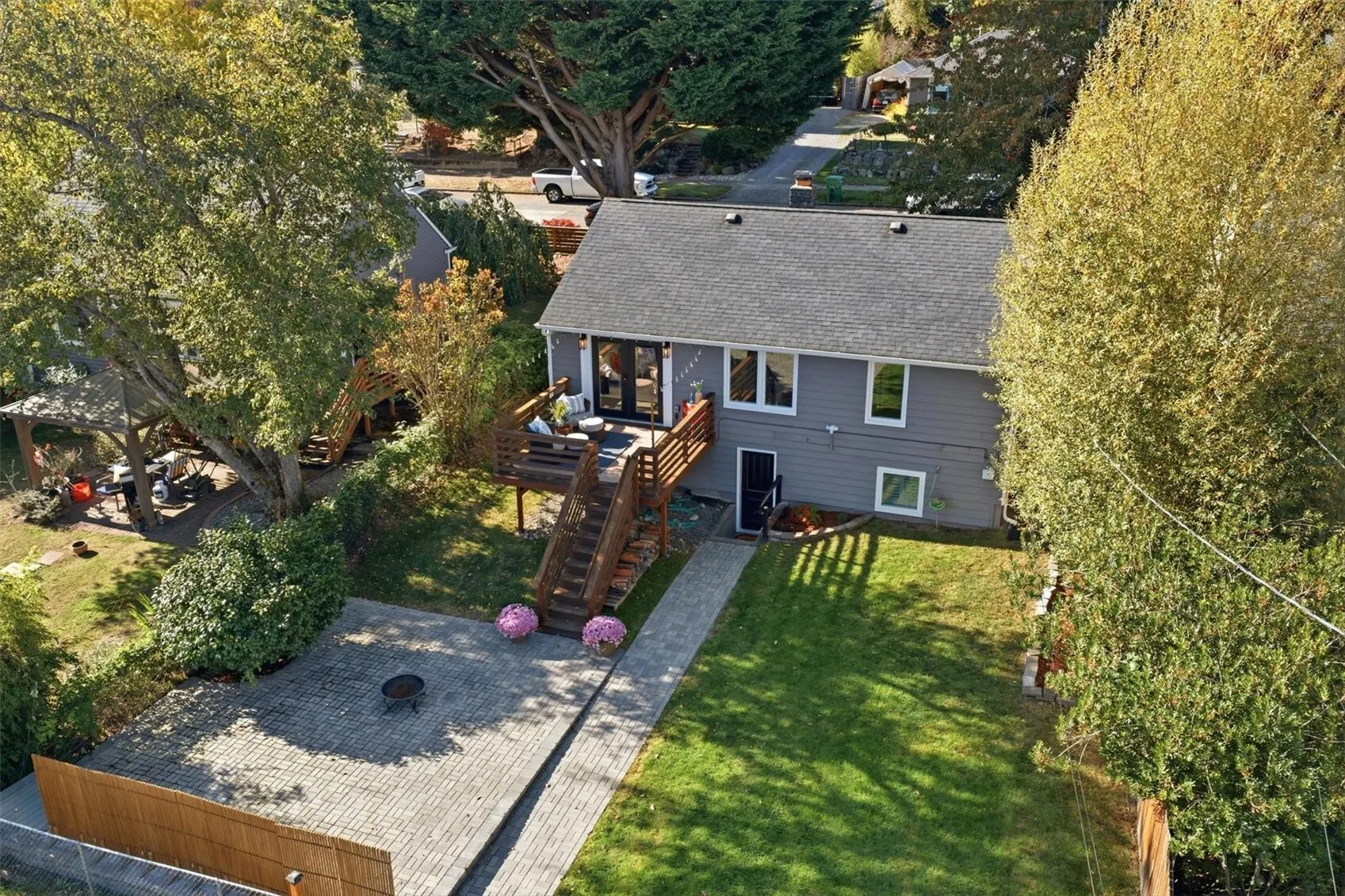 7332 29th Avenue SW, Seattle, WA 98126-3319