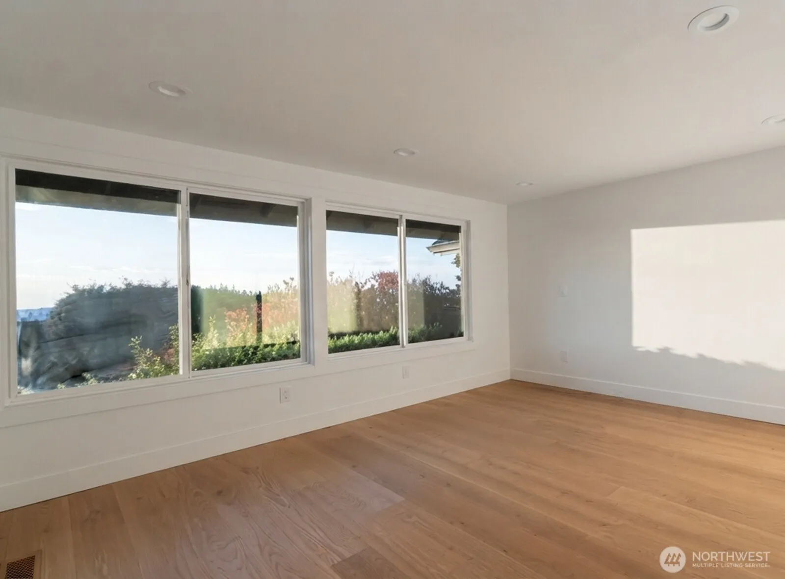 14000 Somerset Blvd SE, Bellevue, WA 98006