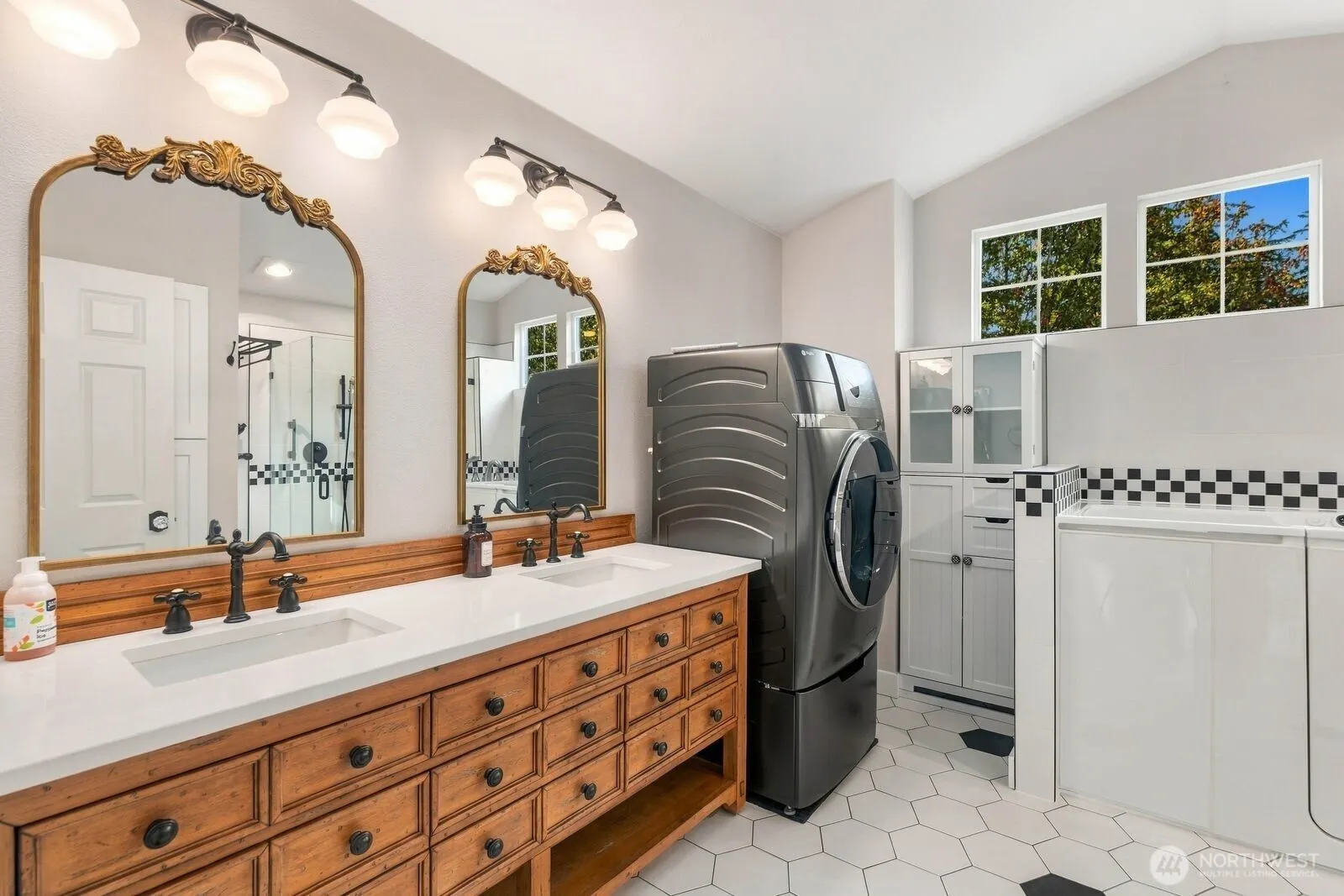 16918 Cobblestone Drive , Lynnwood, WA 98037
