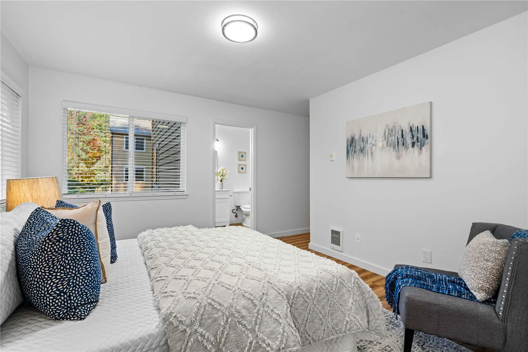455 Newport Way NW #103, Issaquah, WA 98027