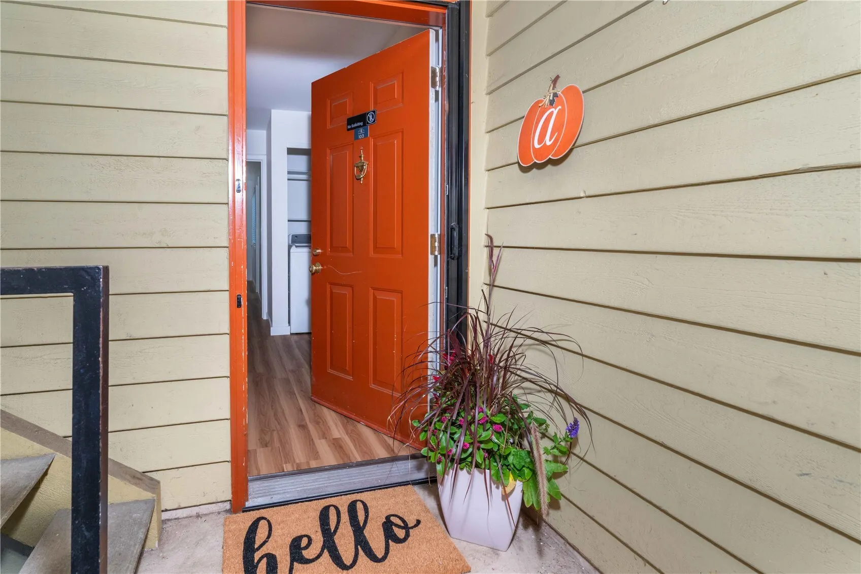 455 Newport Way NW #103, Issaquah, WA 98027