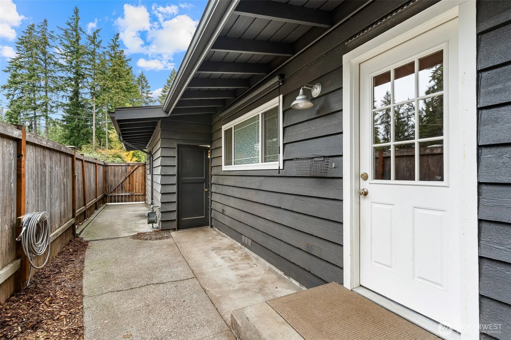16025 NE 27th Street , Bellevue, WA 98008