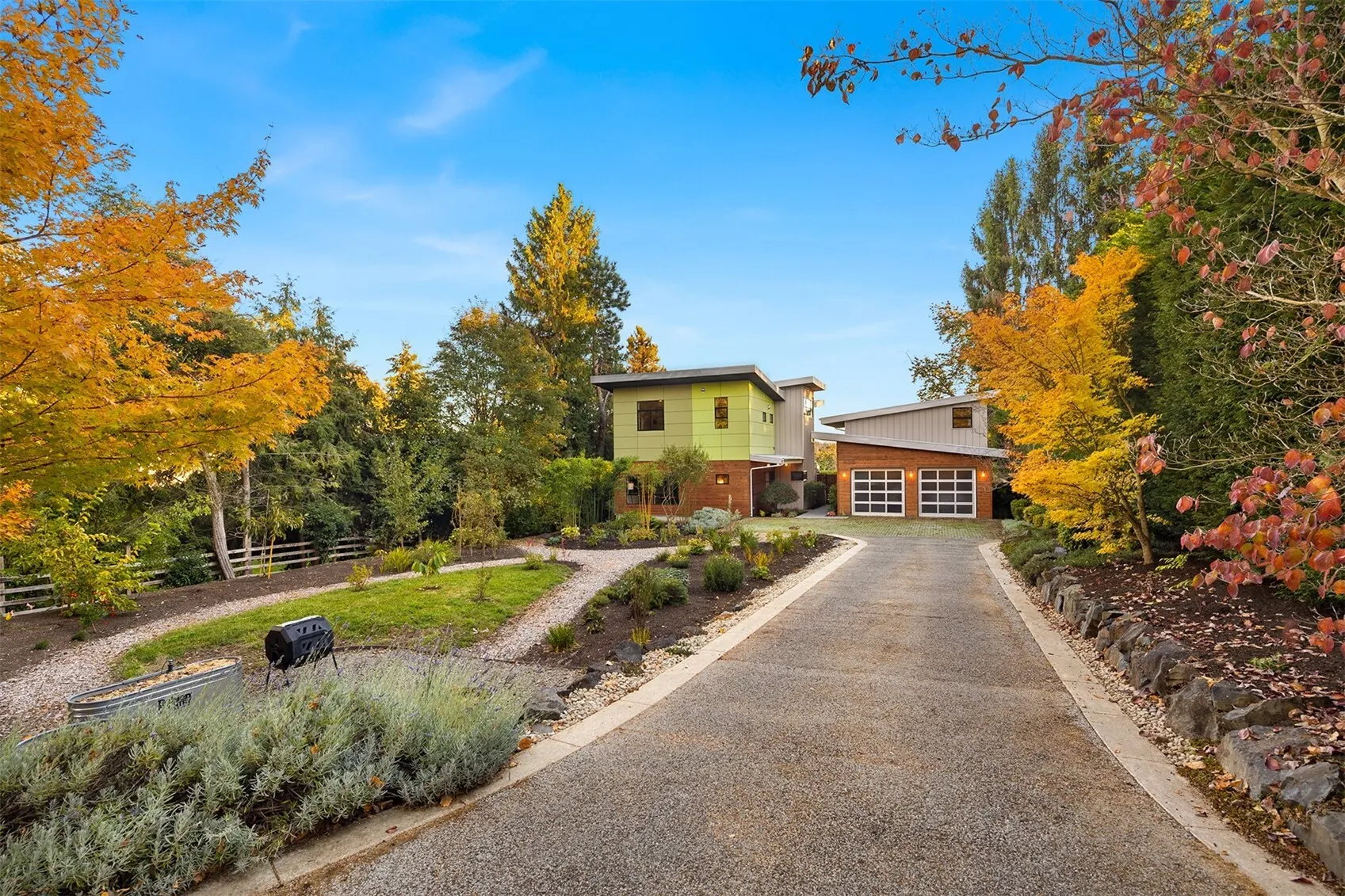 435 16th Lane , Kirkland, WA 98033-4905