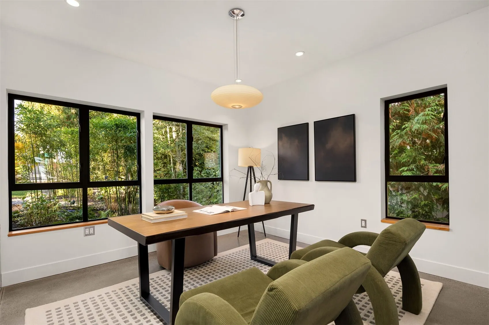 435 16th Lane , Kirkland, WA 98033-4905