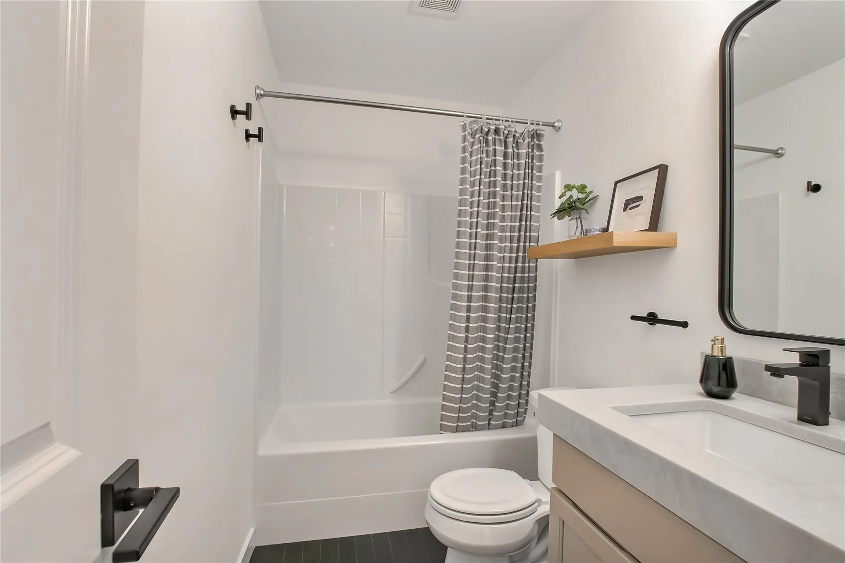 1900 Magnolia Road #A, Lynnwood, WA 98036