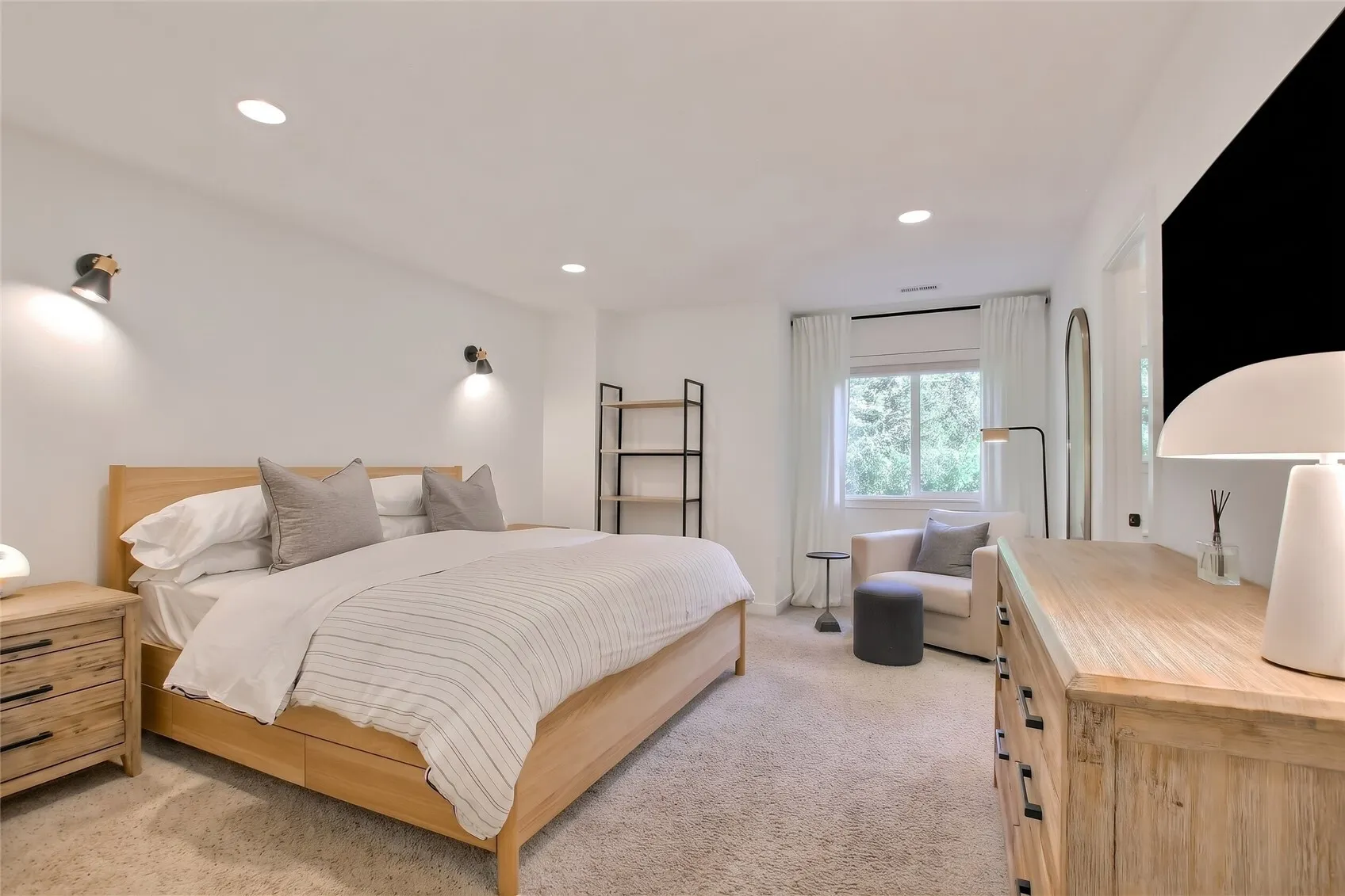 1900 Magnolia Road #A, Lynnwood, WA 98036