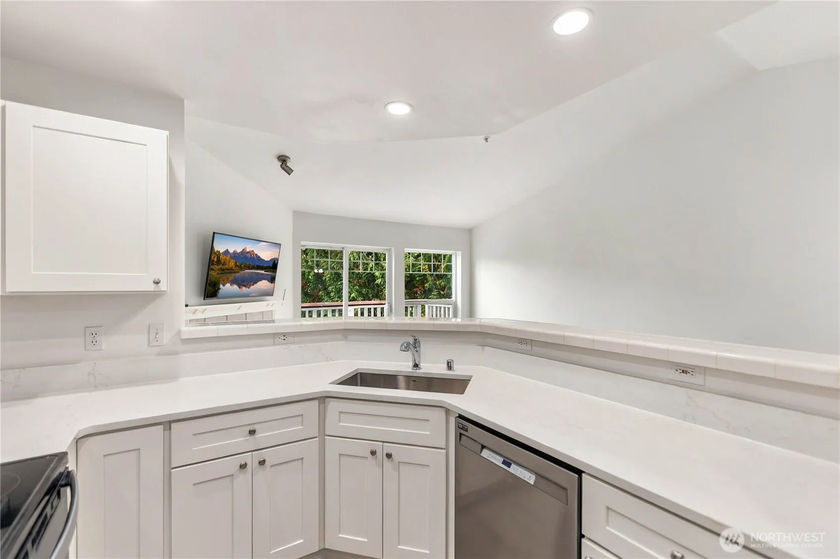 18501 SE Newport Way #H336, Issaquah, WA 98027