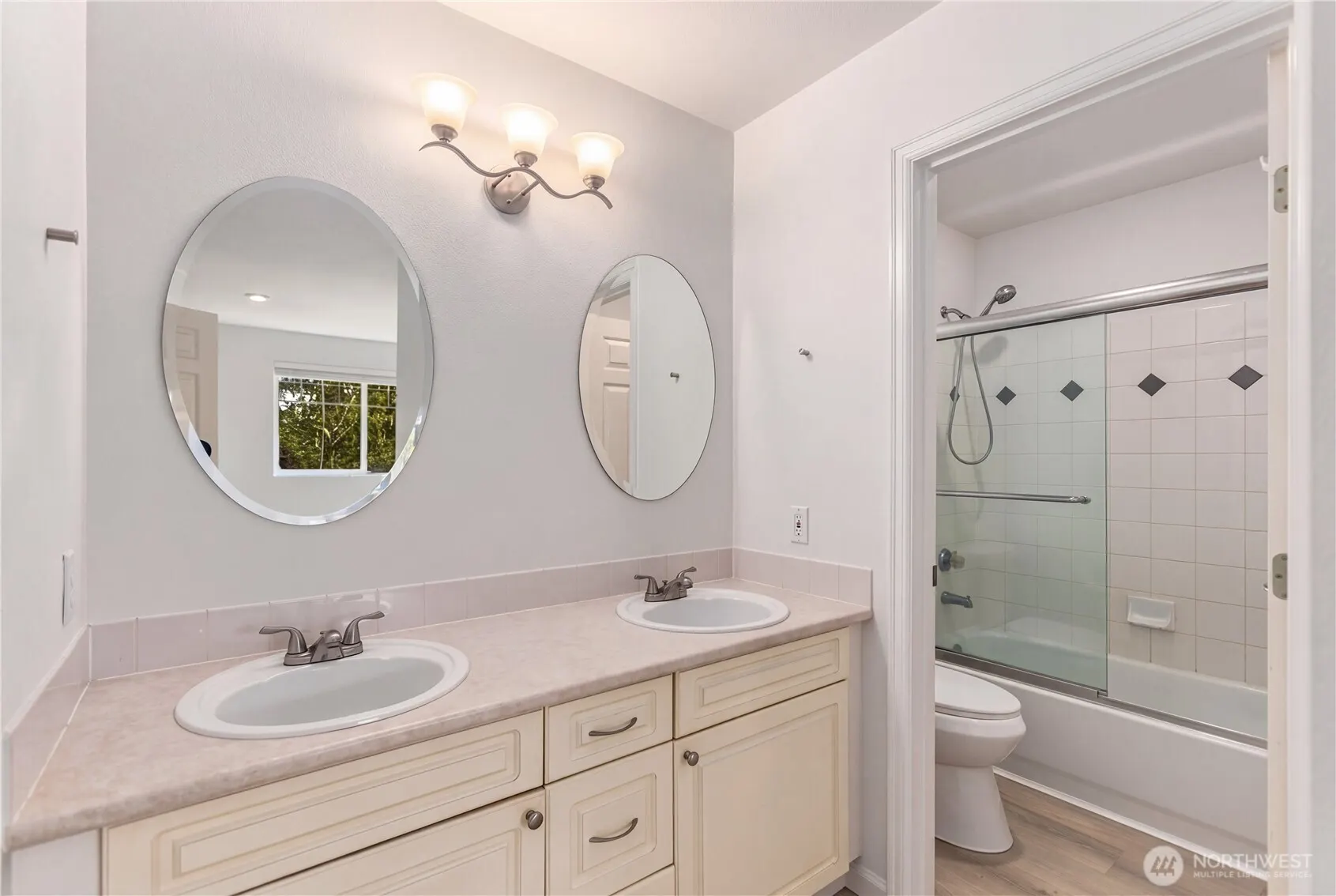 18501 SE Newport Way #H336, Issaquah, WA 98027