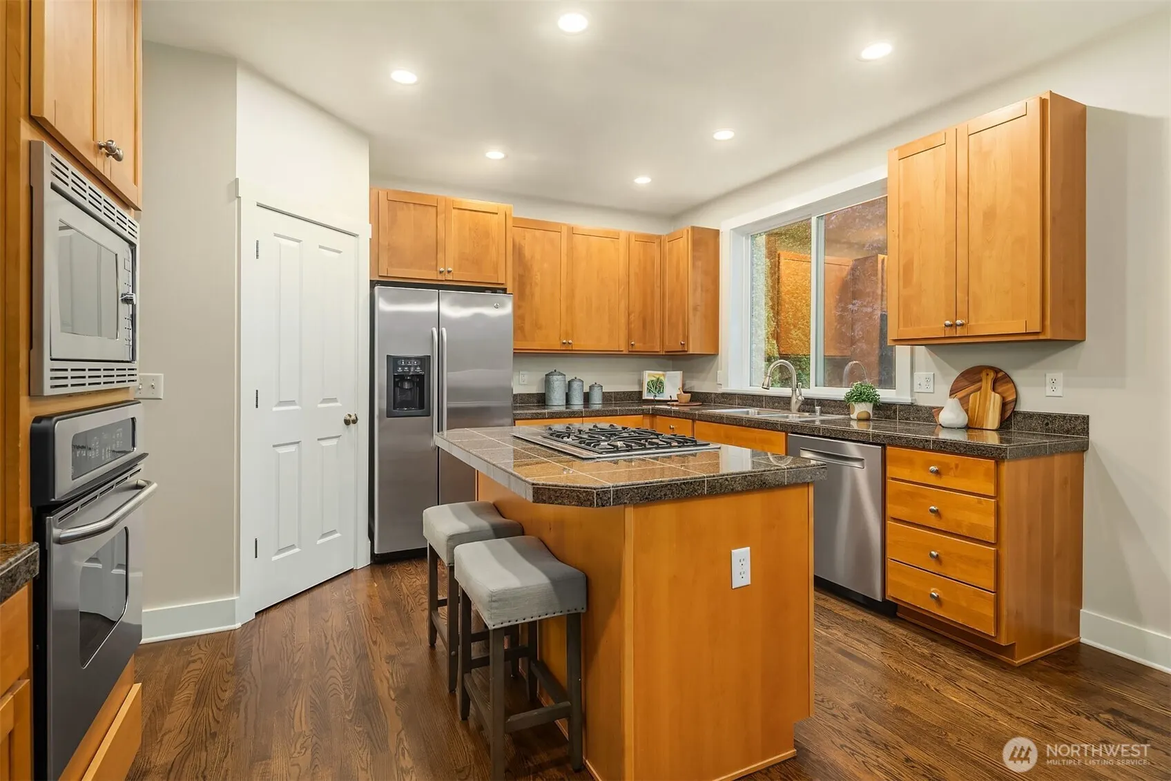 12512 NE 90th Street , Kirkland, WA 98033
