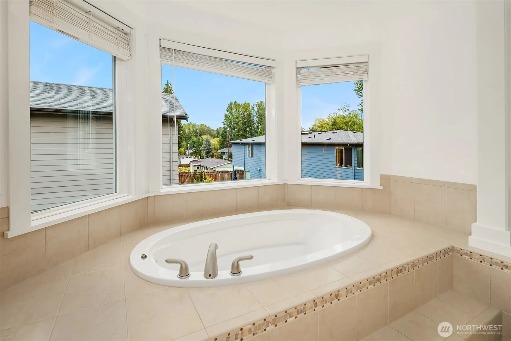 12512 NE 90th Street , Kirkland, WA 98033