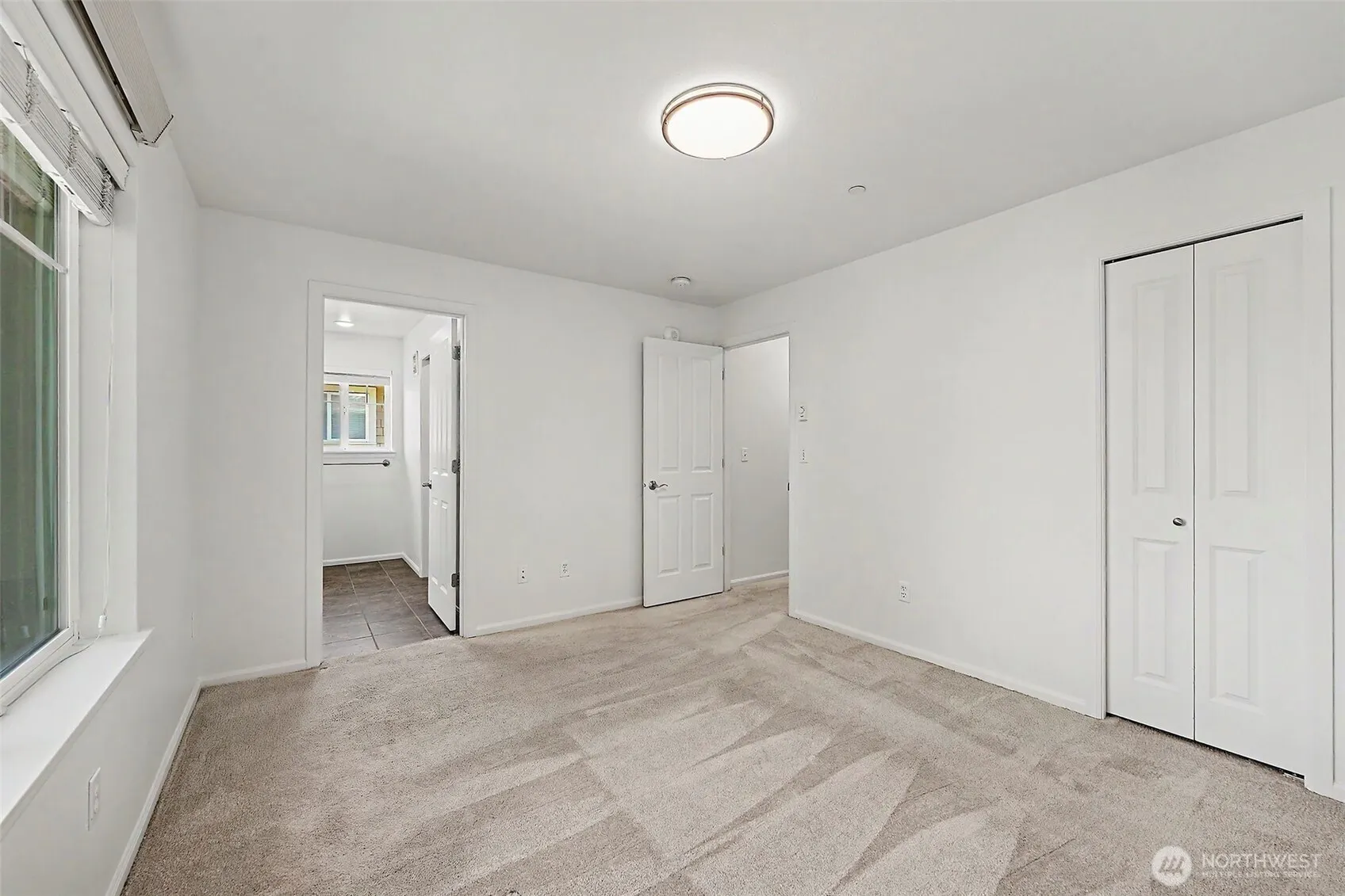 11312 124th Avenue NE #302, Kirkland, WA 98033