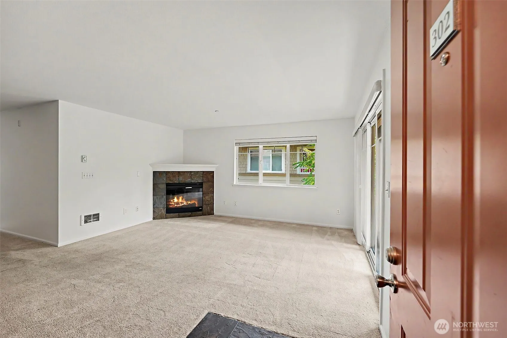 11312 124th Avenue NE #302, Kirkland, WA 98033