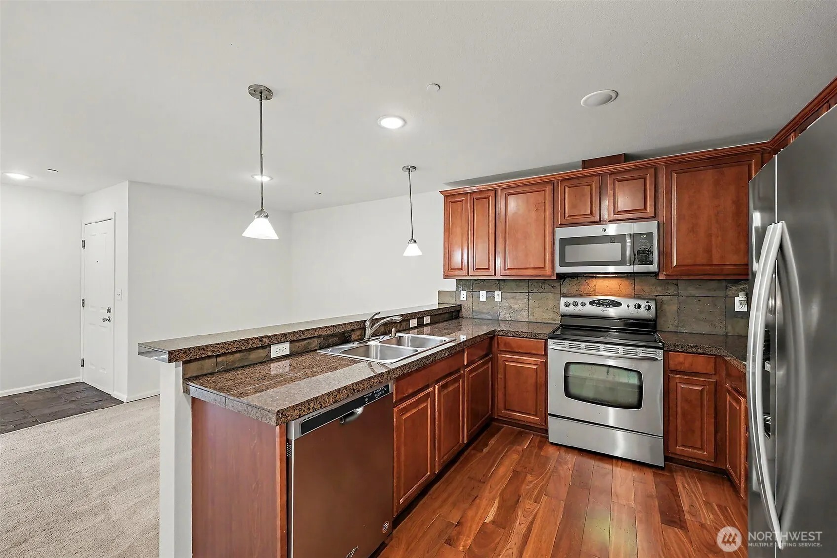 11312 124th Avenue NE #302, Kirkland, WA 98033