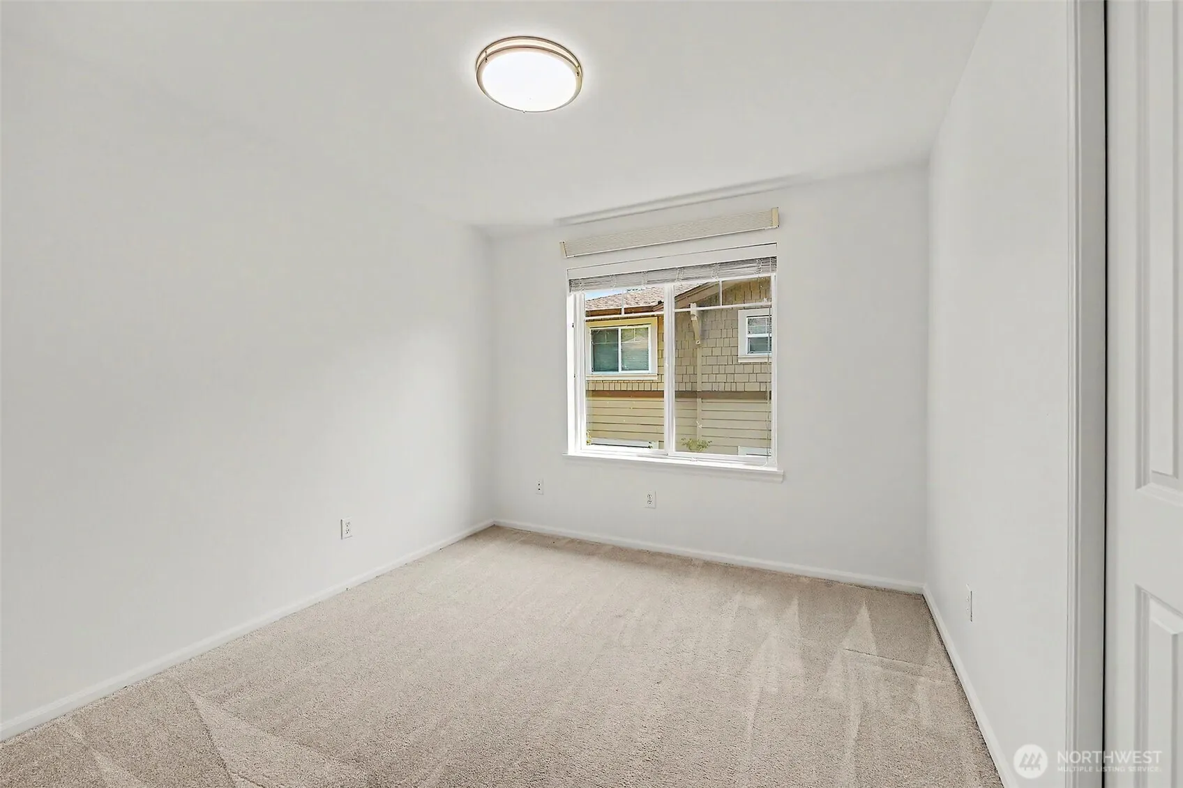 11312 124th Avenue NE #302, Kirkland, WA 98033