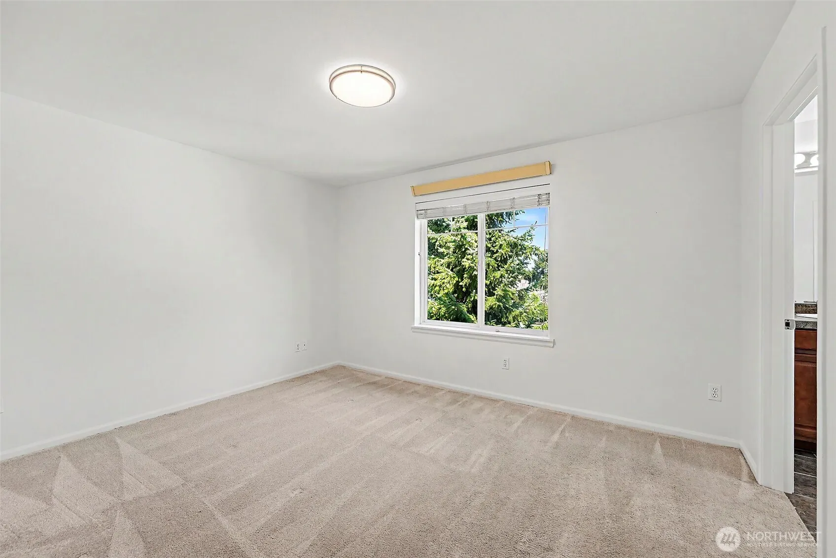 11312 124th Avenue NE #302, Kirkland, WA 98033