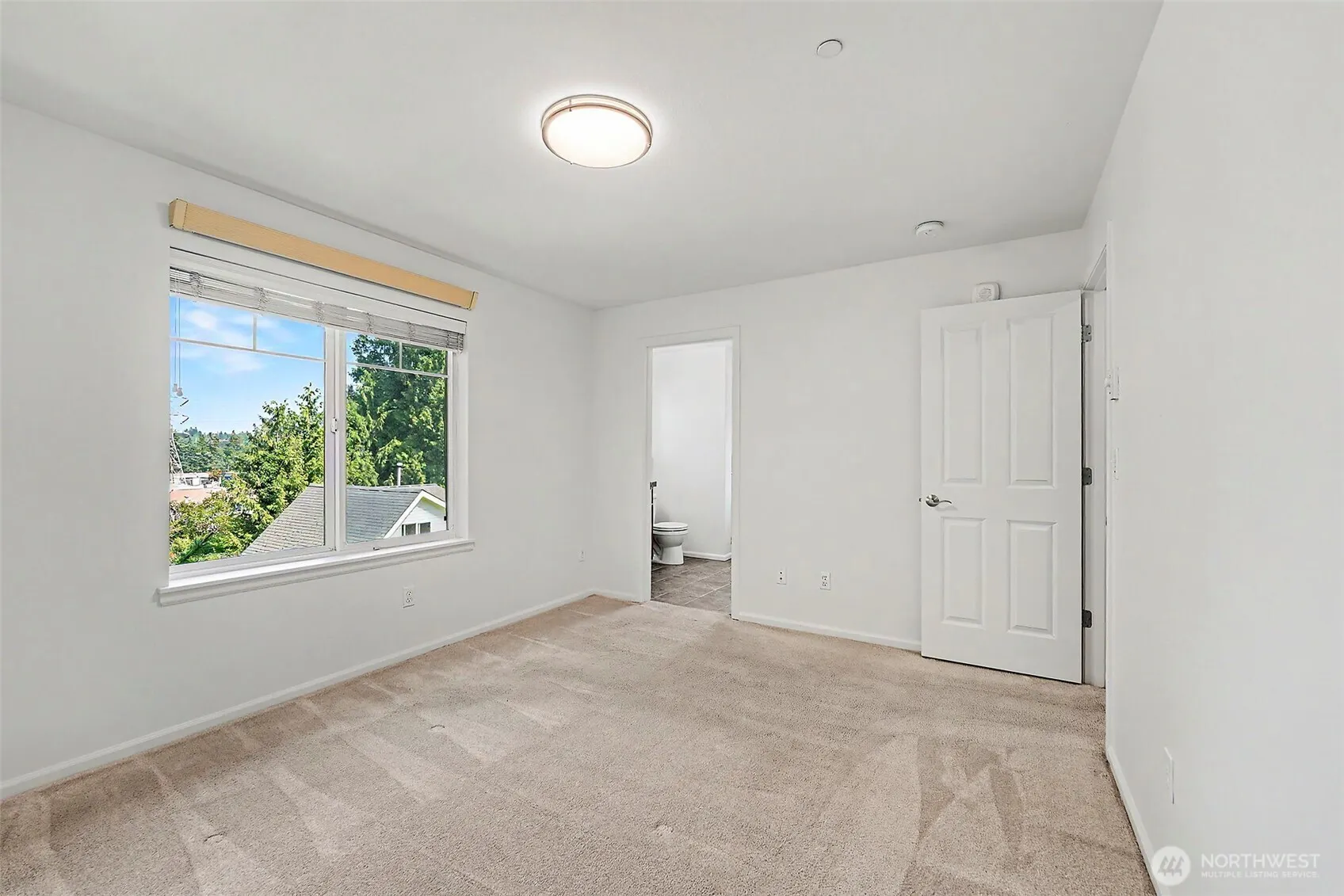 11312 124th Avenue NE #302, Kirkland, WA 98033