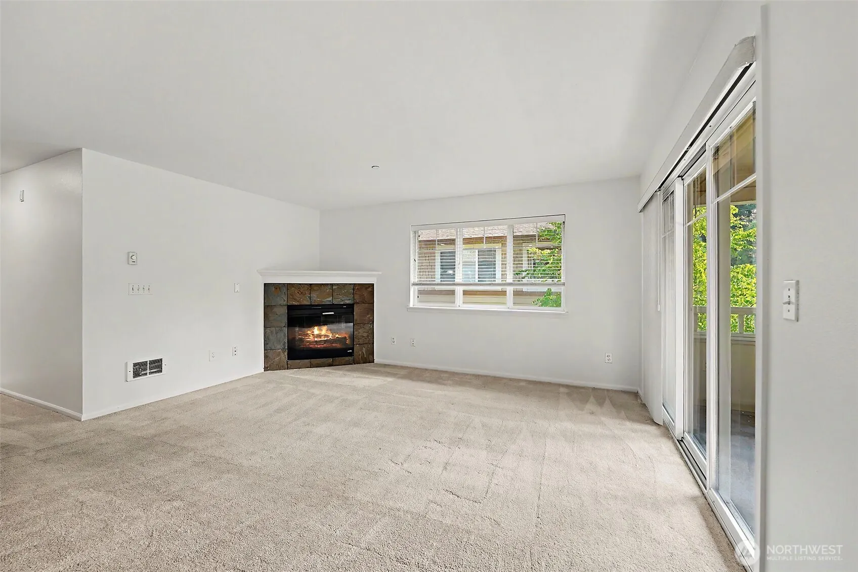 11312 124th Avenue NE #302, Kirkland, WA 98033
