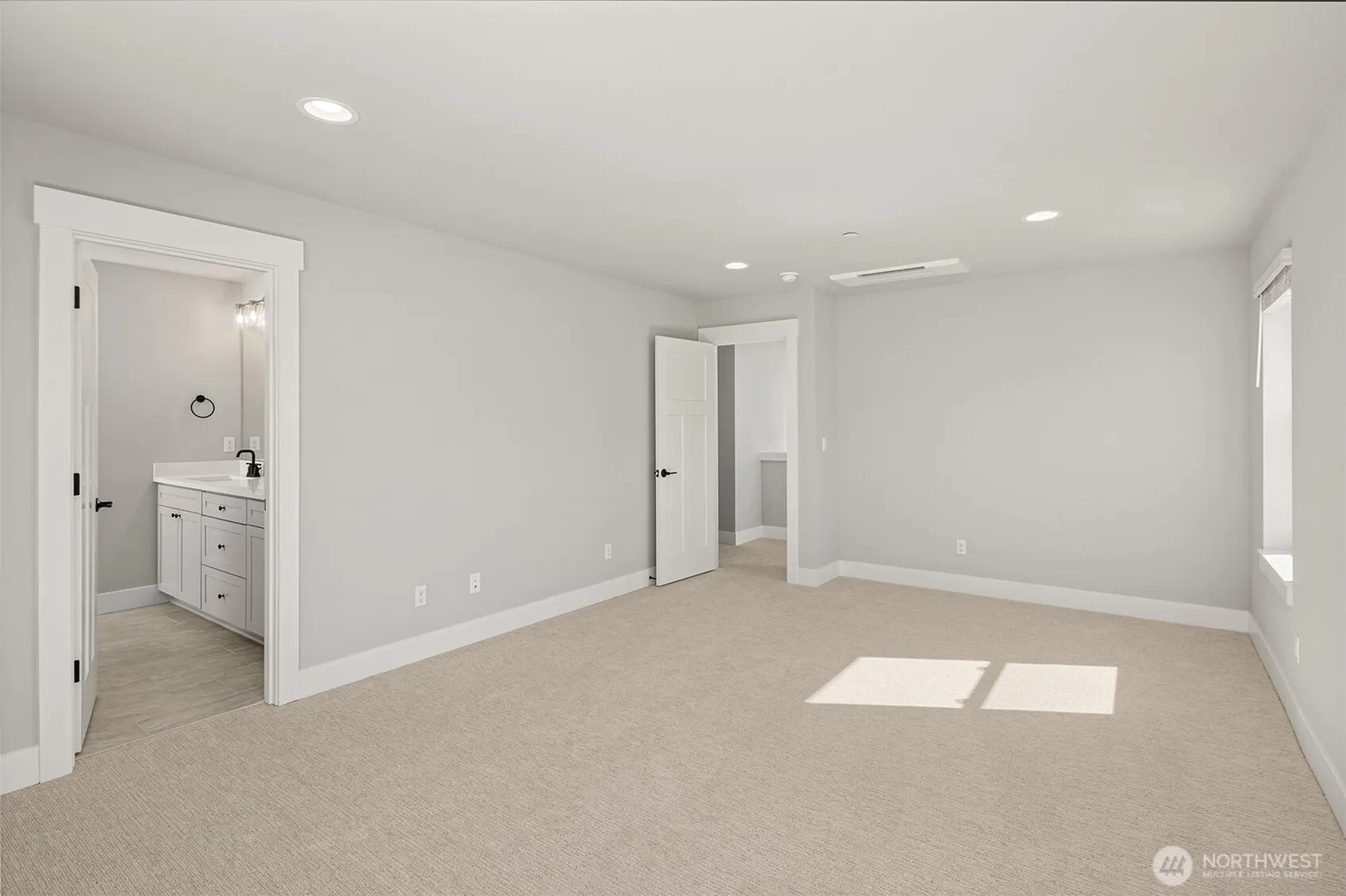 10 160th Place SE, Bothell, WA 98012