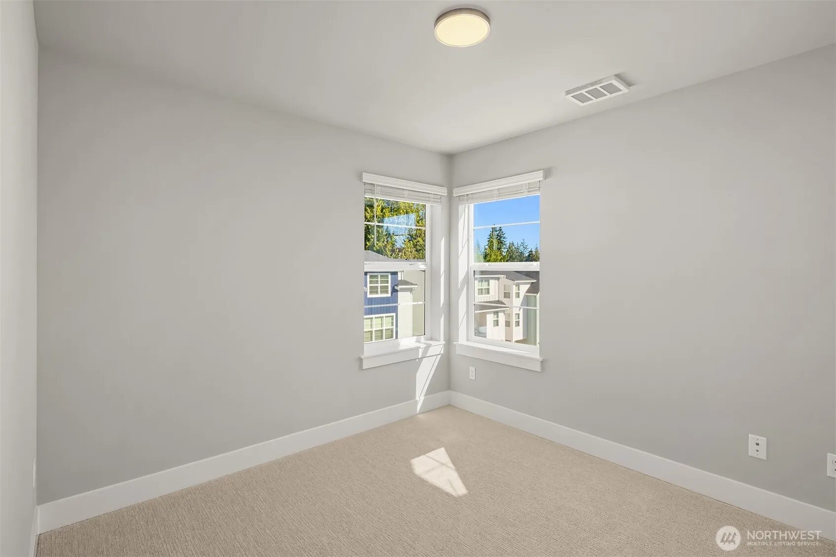 10 160th Place SE, Bothell, WA 98012