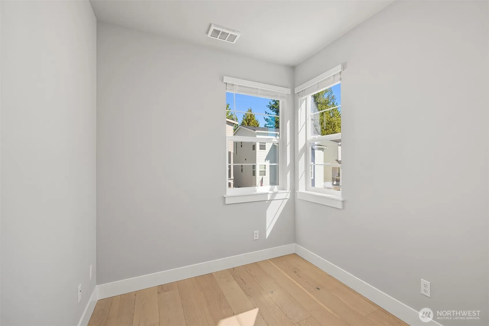 10 160th Place SE, Bothell, WA 98012