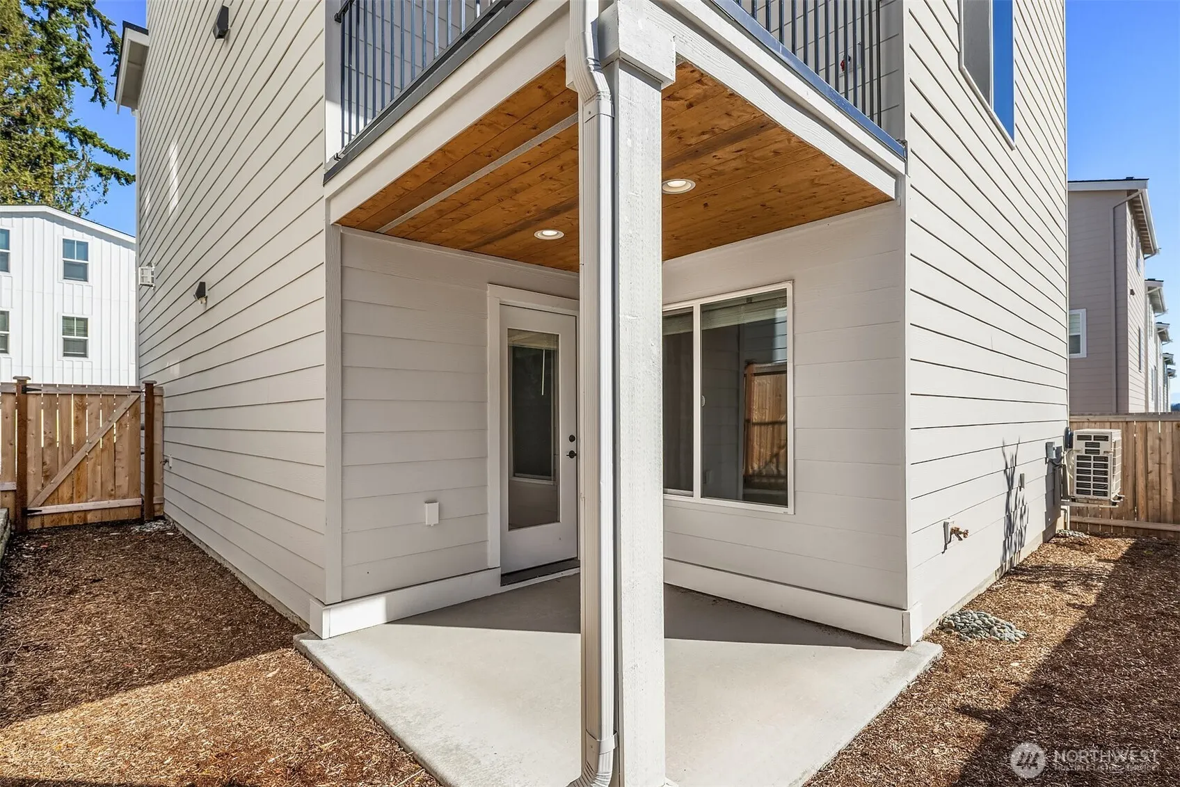 10 160th Place SE, Bothell, WA 98012