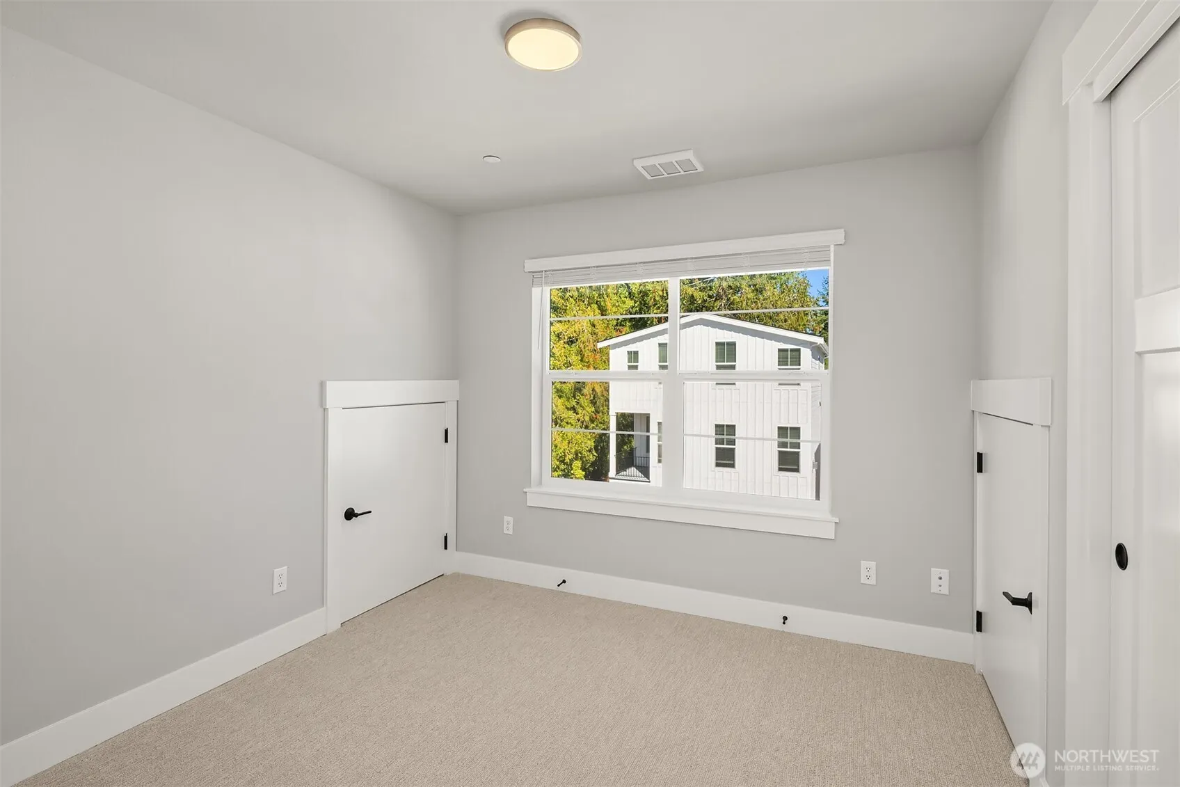 10 160th Place SE, Bothell, WA 98012