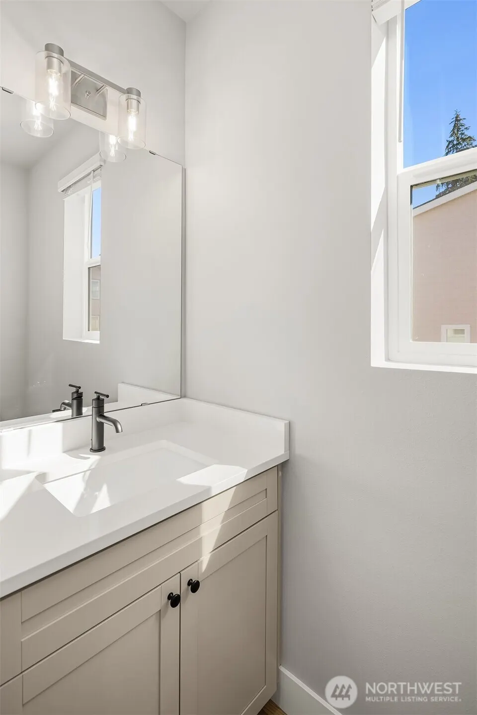 10 160th Place SE, Bothell, WA 98012