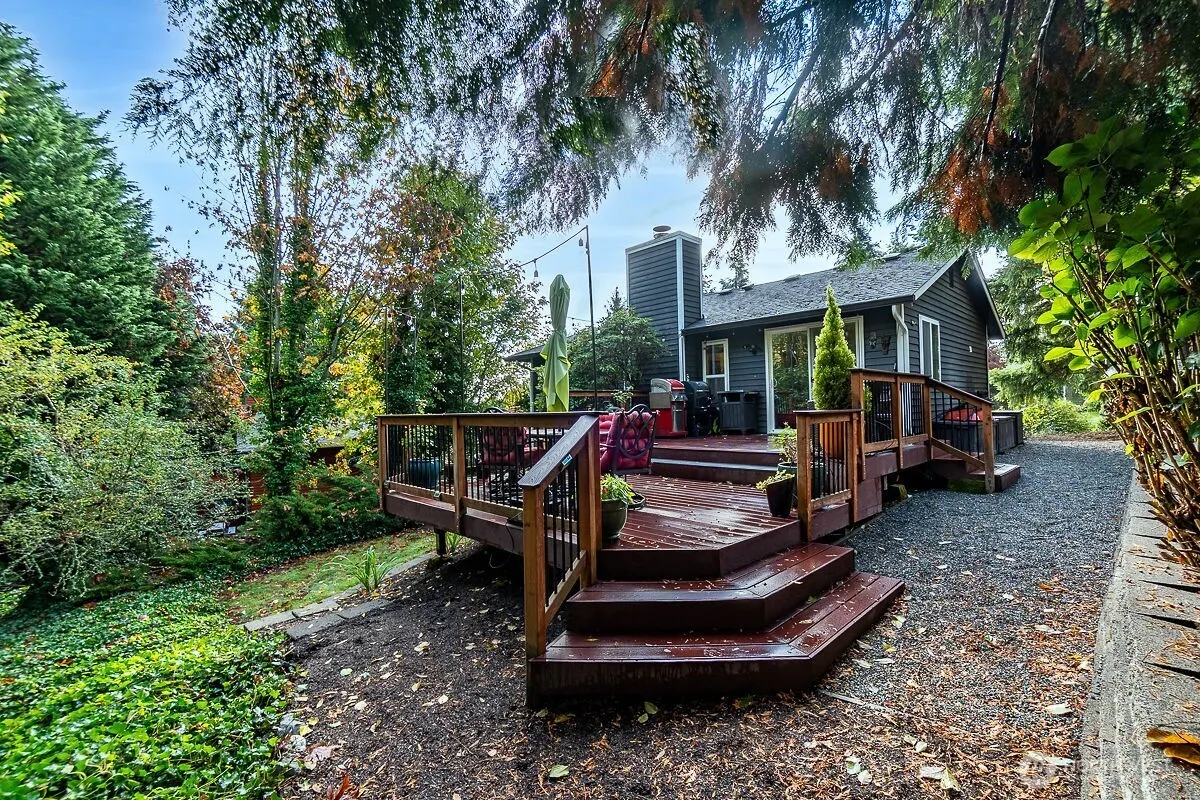 9724 NE 141st Court , Kirkland, WA 98034