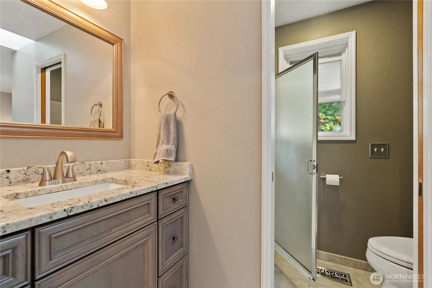9724 NE 141st Court , Kirkland, WA 98034
