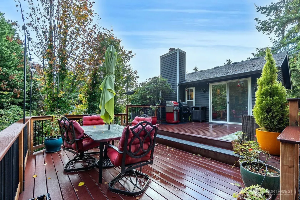 9724 NE 141st Court , Kirkland, WA 98034