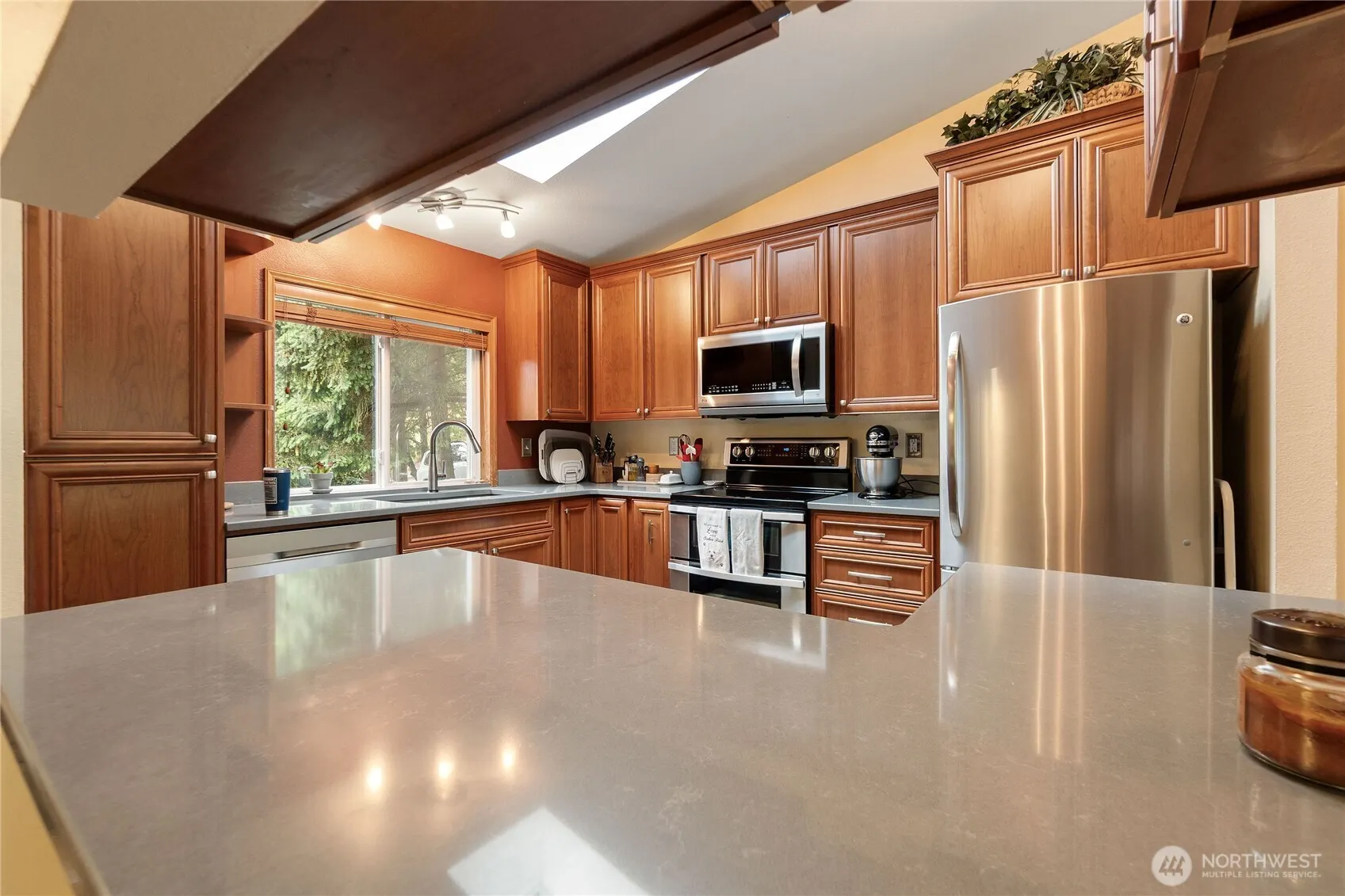 9724 NE 141st Court , Kirkland, WA 98034