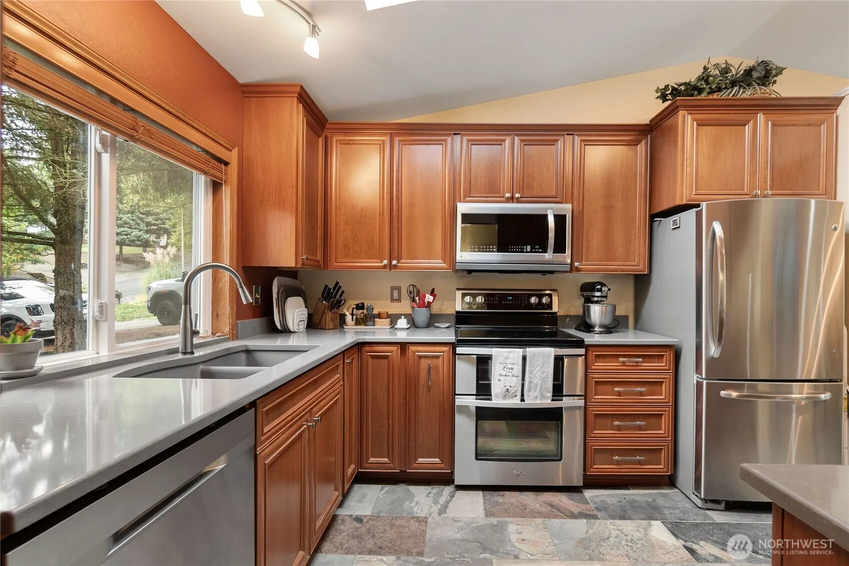 9724 NE 141st Court , Kirkland, WA 98034