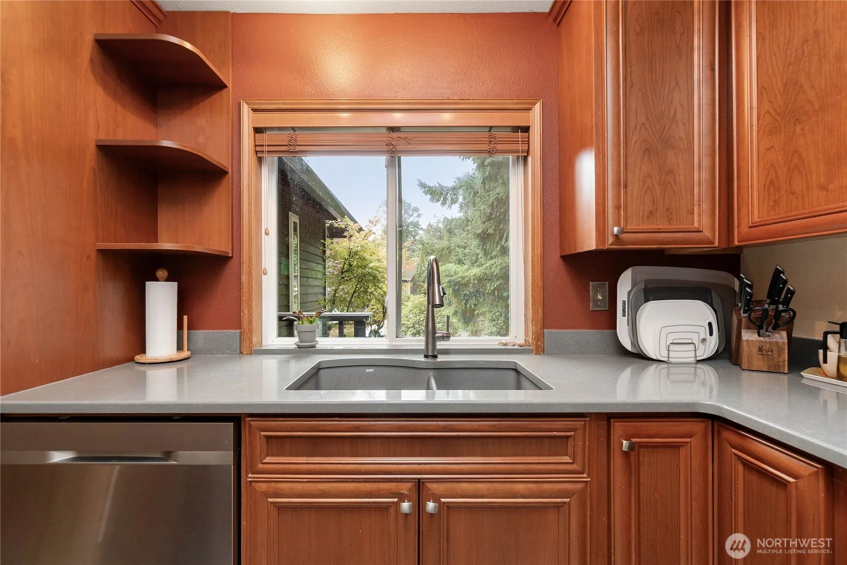 9724 NE 141st Court , Kirkland, WA 98034