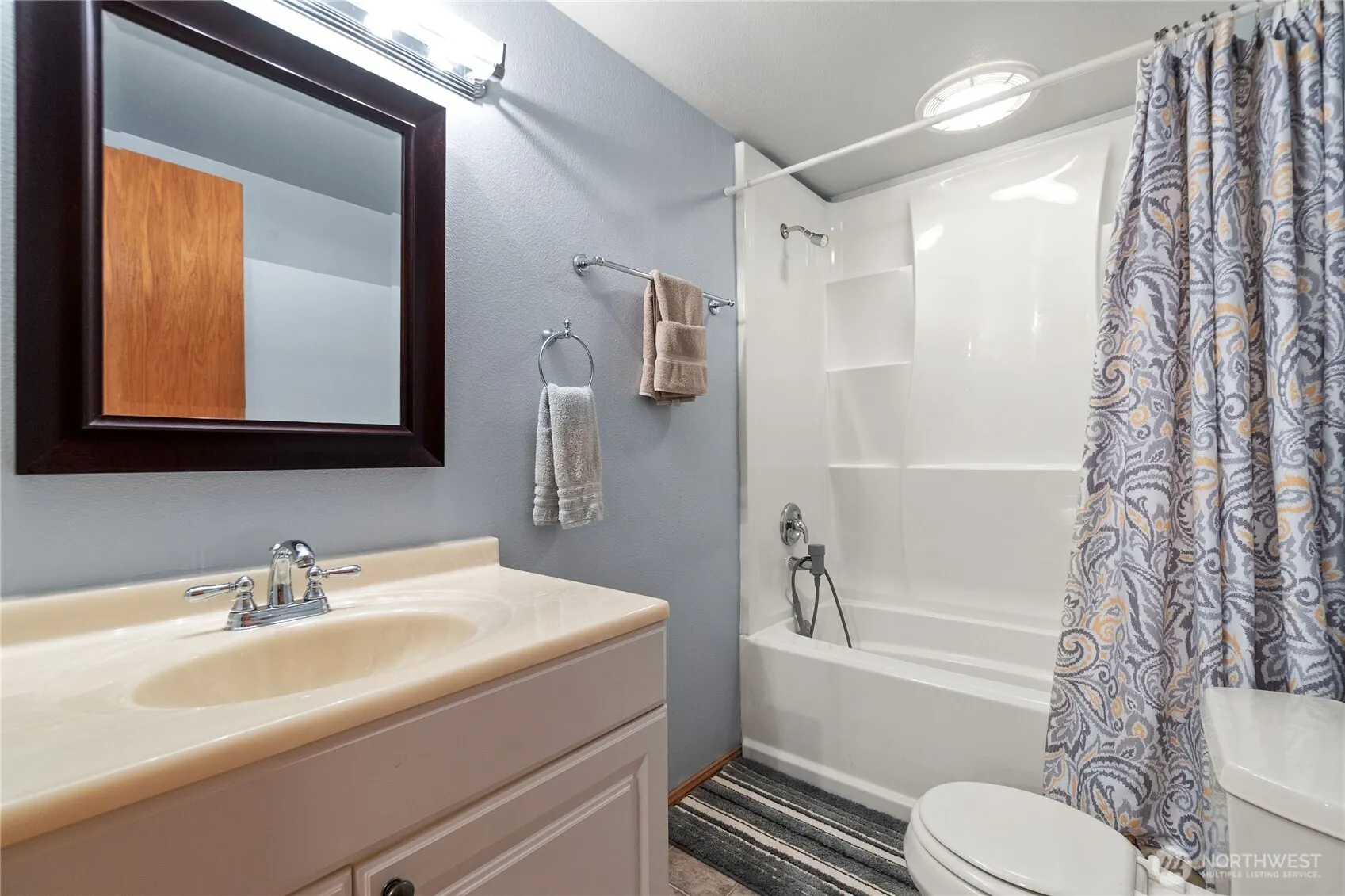 9724 NE 141st Court , Kirkland, WA 98034