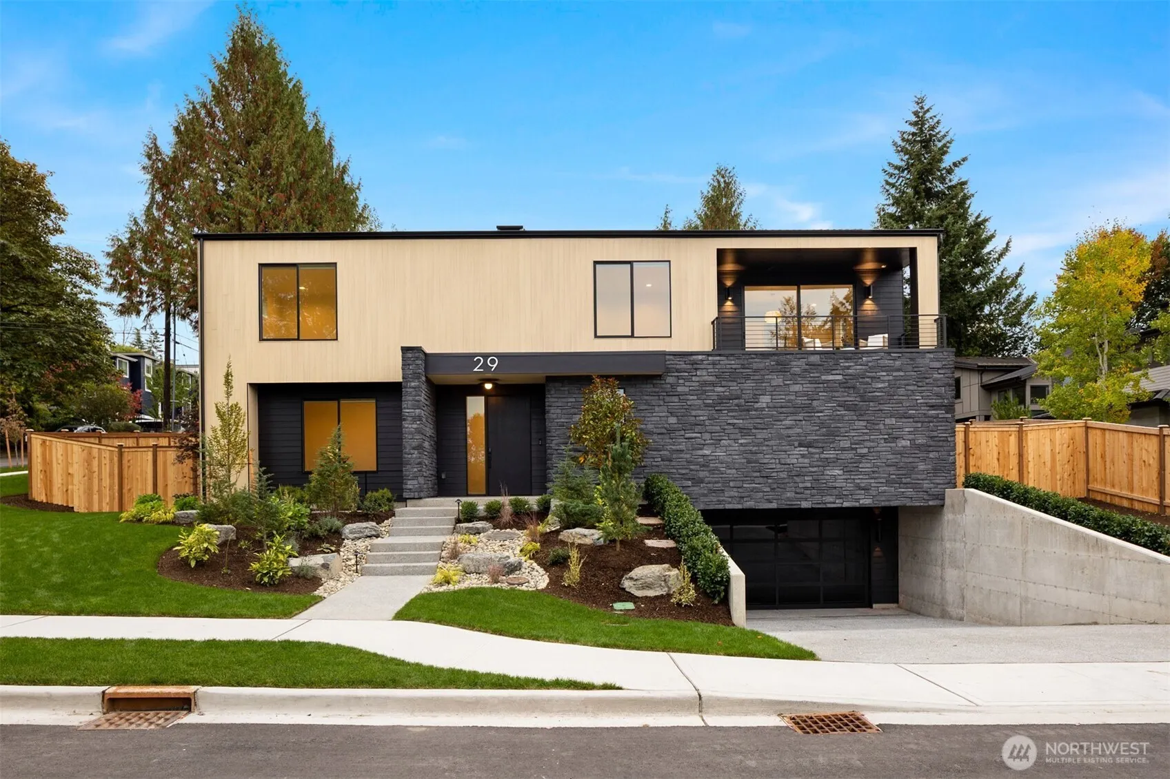 29 20th Avenue , Kirkland, WA 98033-4925