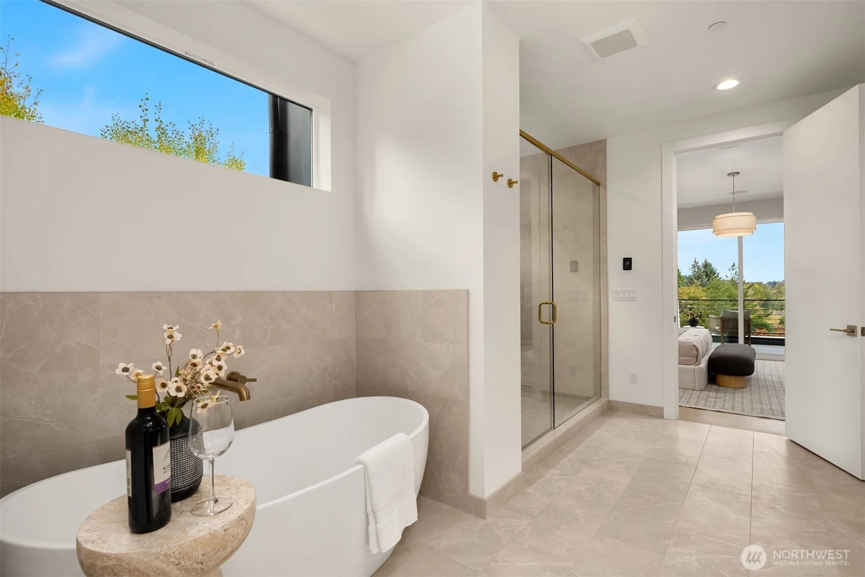 29 20th Avenue , Kirkland, WA 98033-4925