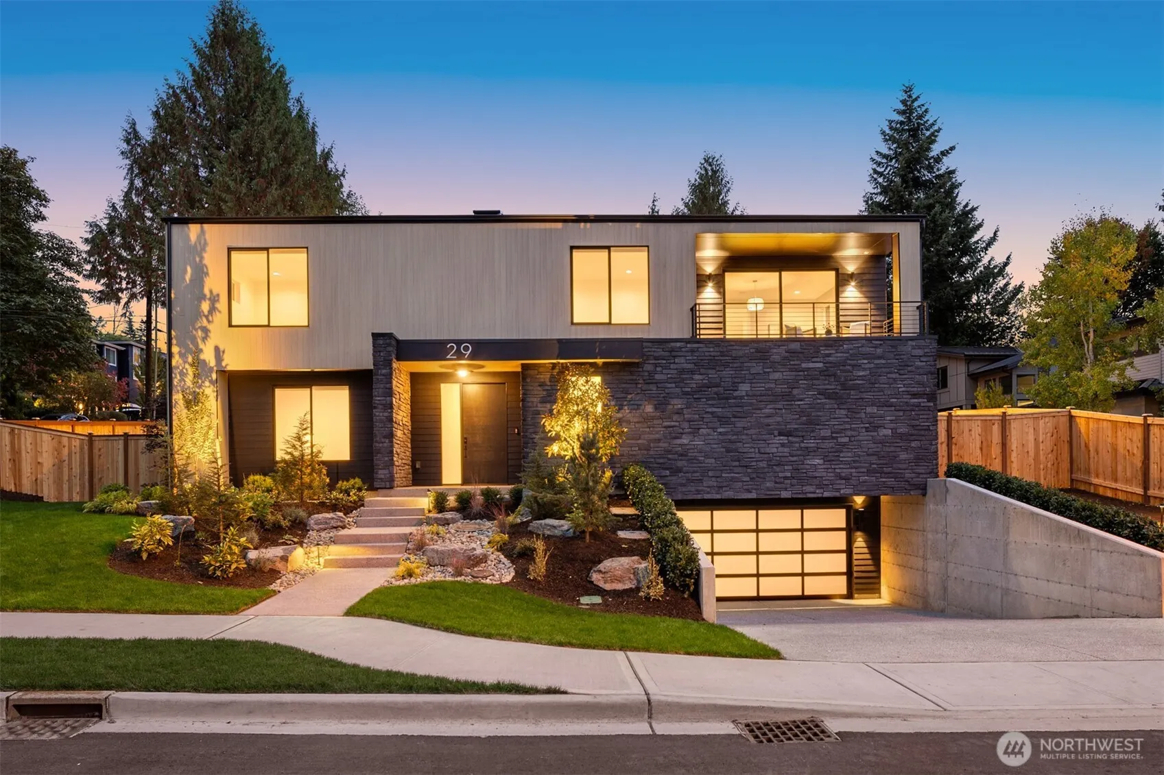 29 20th Avenue , Kirkland, WA 98033-4925