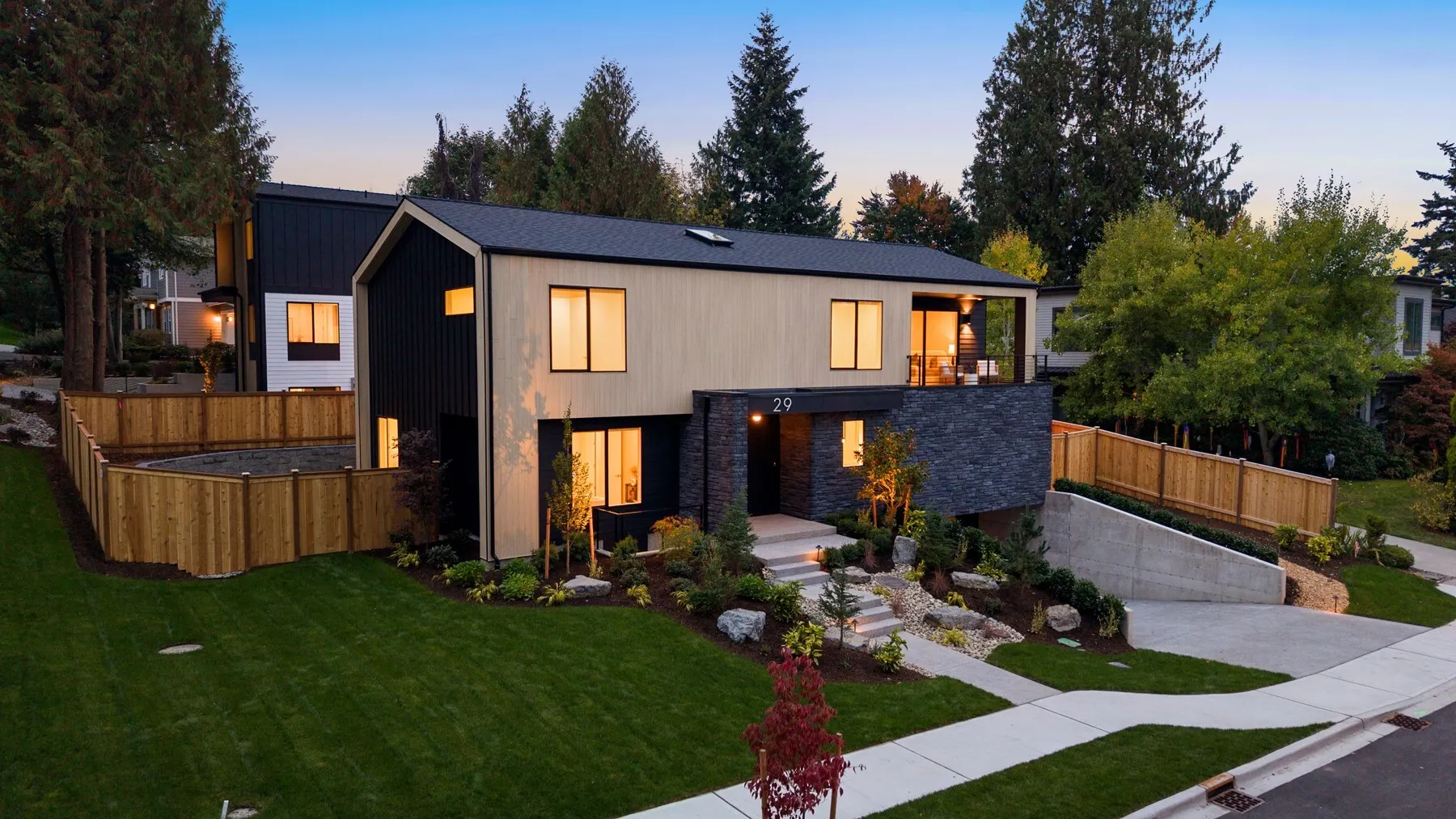 29 20th Avenue , Kirkland, WA 98033-4925