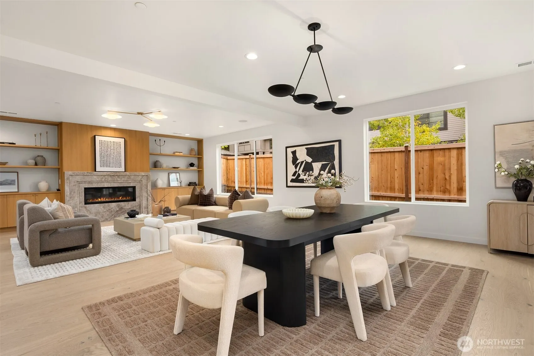 29 20th Avenue , Kirkland, WA 98033-4925