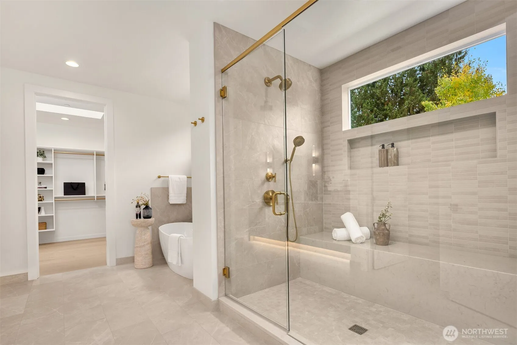29 20th Avenue , Kirkland, WA 98033-4925