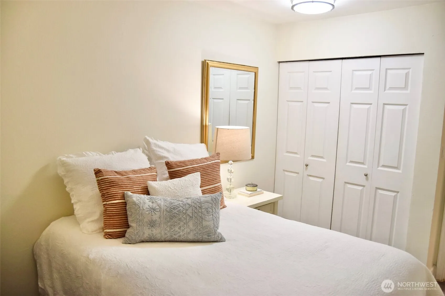 321 Bellevue Way SE #202, Bellevue, WA 98004
